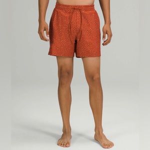 Lululemon Channel Cross Swim Short 5" size M
